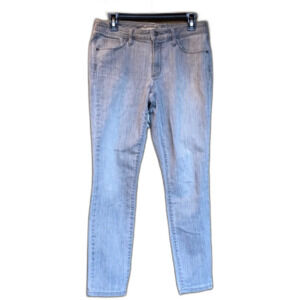 Universal threads skinny jeans.
